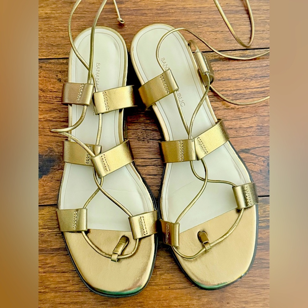 Banana Republic Gladiator Lace up sandals Metallic Gold Sandals Size 6.5 - Picture 3 of 5